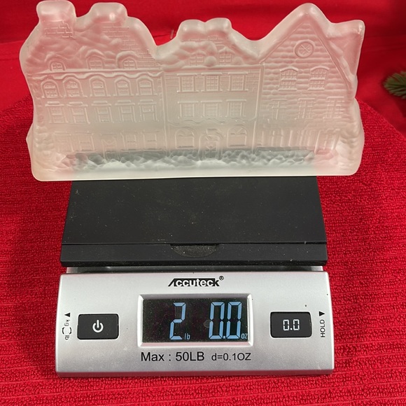 Vintage Foisted Glass House Candle Holder by “CHRISTMAS AROUND THE WORLD” 1989 - Picture 10 of 16